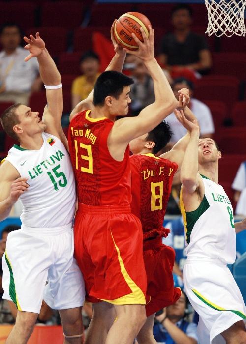 中国男篮vs立陶宛的相关图片